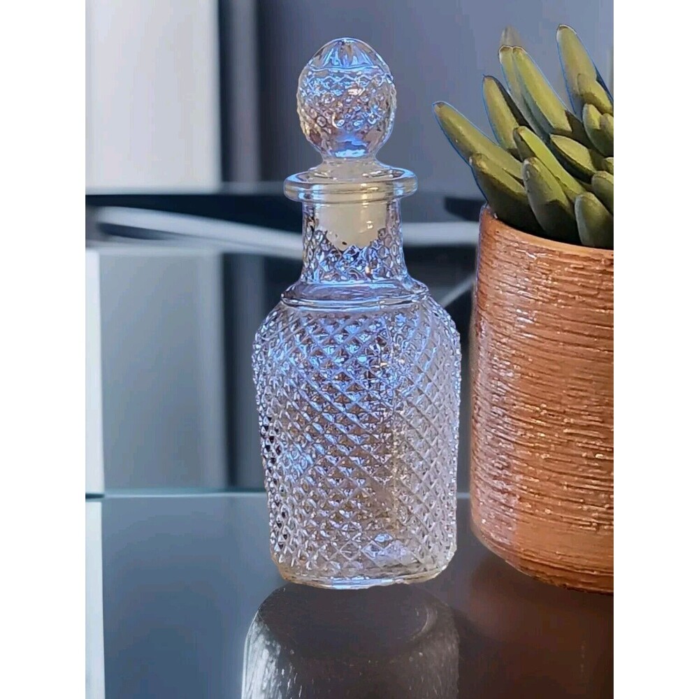 Vintage Diamond Cut Apothecary Decanter Bottle 7" Tall w Stopper - Picture 4 of 5